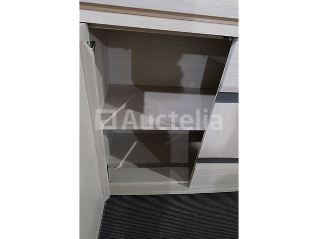 Ladekast met lamp – foto 5 – kavel bij Auctelia, Mont-de-l'Enclus