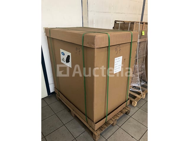 Luxe Verwarmd Massagebed met decoratief houten frame 200x60cm – foto 5 – kavel bij Auctelia, Tholen