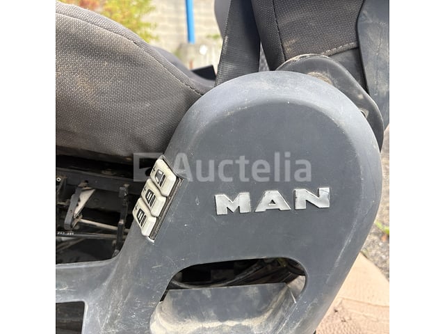 MAN bestuurdersstoel – foto 4 – kavel bij Auctelia, Gembloux