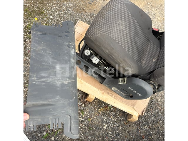 MAN bestuurdersstoel – foto 9 – kavel bij Auctelia, Gembloux
