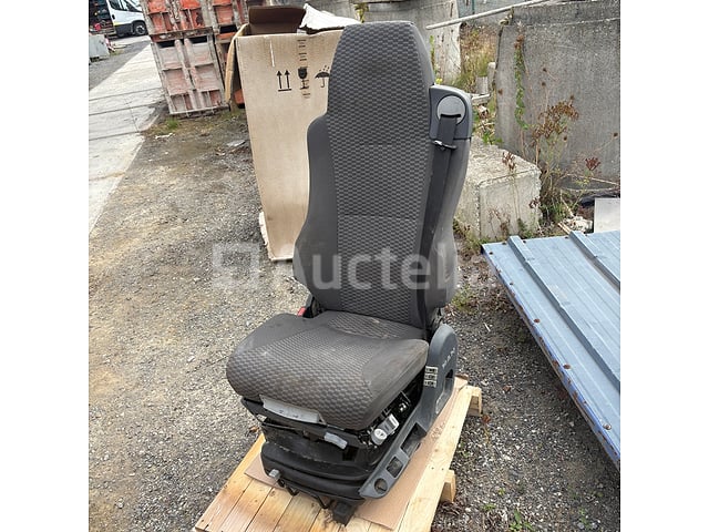 MAN bestuurdersstoel – foto 3 – kavel bij Auctelia, Gembloux