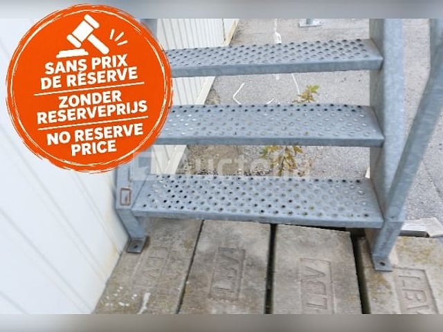 Metalen buitentrap – foto 4 – kavel bij Auctelia, Bruxelles