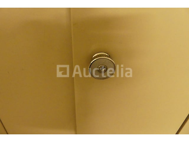 Metalen kast – foto 2 – kavel bij Auctelia, Charleroi