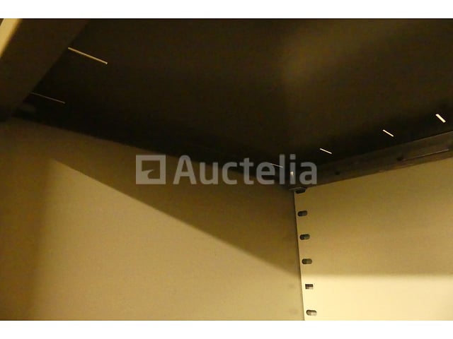 Metalen kast – foto 4 – kavel bij Auctelia, Charleroi