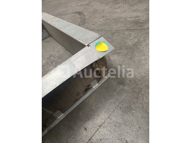 Metalen stoephoogte 20 cm – 800 × 800 mm – foto 2 – kavel bij Auctelia, La Louvière