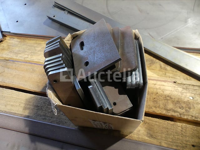Metalen trap met leuning – foto 2 – kavel bij Auctelia, Éghezée