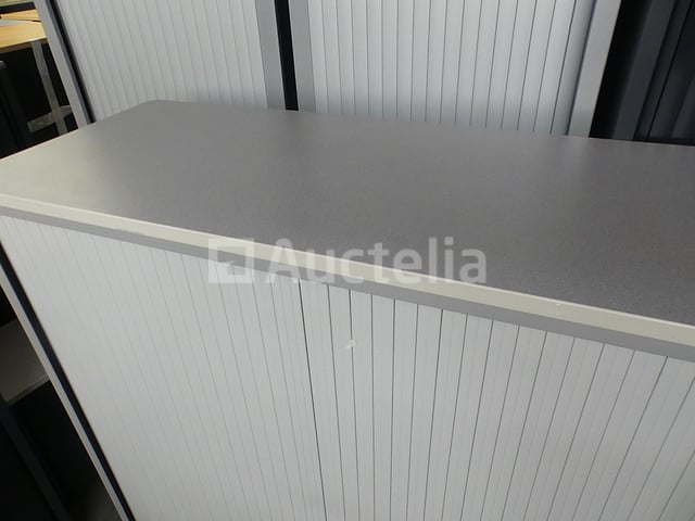 Midden-hoge garderobe met luiken – foto 5 – kavel bij Auctelia, Saint-Gilles