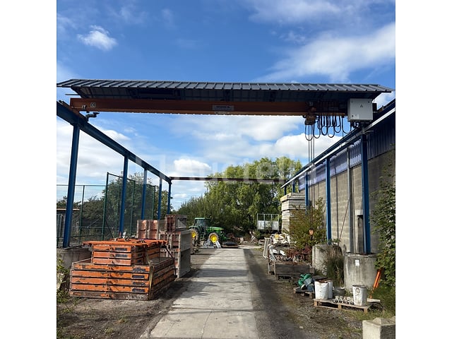 Munck 2 T bovenliggende kraan – foto 2 – kavel bij Auctelia, Gembloux