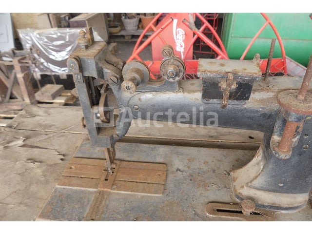 Naaimachine – foto 5 – kavel bij Auctelia, Fauvillers