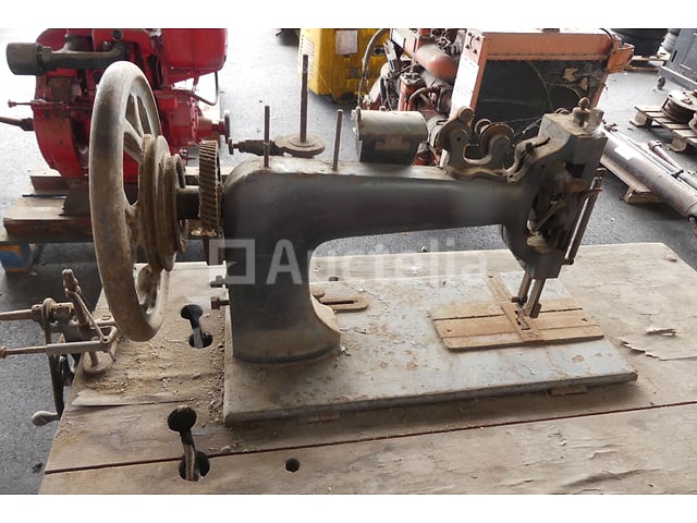 Naaimachine – foto 3 – kavel bij Auctelia, Fauvillers