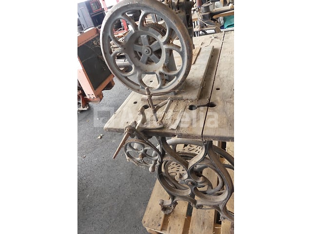 Naaimachine – foto 4 – kavel bij Auctelia, Fauvillers