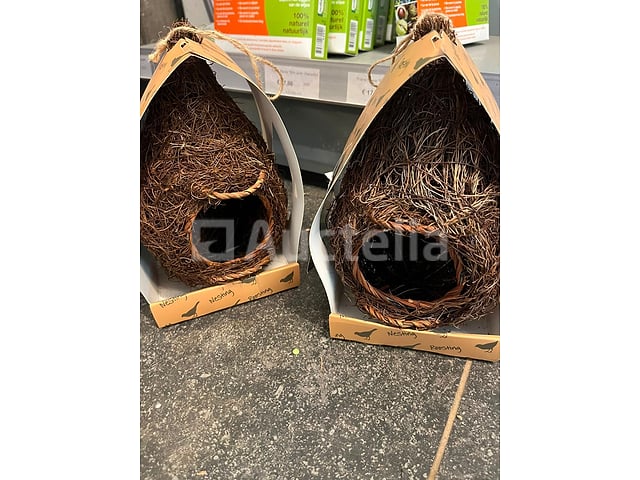Nestkasten en huisdiervoer – foto 8 – kavel bij Auctelia, Lasne