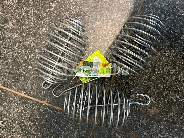 Nestkasten en huisdiervoer – foto 2 – kavel bij Auctelia, Lasne