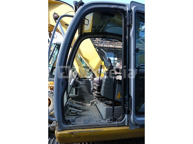 New Holland E135SR rupsgraafmachine – foto 3 – kavel bij Auctelia, La Louvière