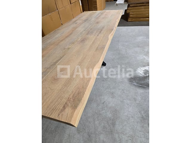 Nieuwe eettafel 300 cm onregelmatige randen in mangohout – foto 2 – kavel bij Auctelia, Meix-devant-Virton