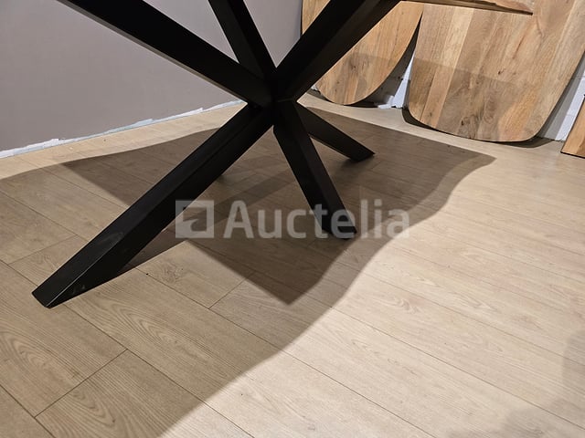Nieuwe massief houten tafel, onregelmatige randen 240x100x3,8cm hoogte 77cm – foto 2 – kavel bij Auctelia, Meix-devant-Virton