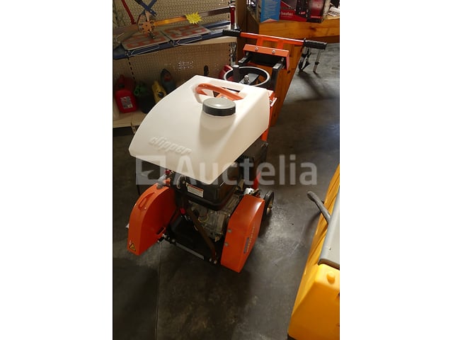 Nieuwe Norton Clipper CS451 benzinevloerzaag – foto 2 – kavel bij Auctelia, Tintigny
