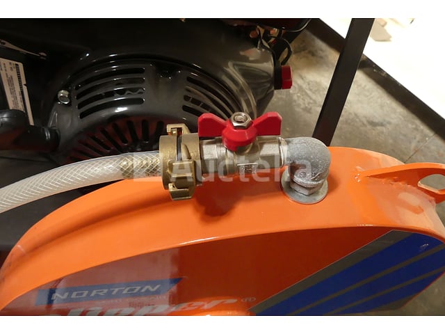 Nieuwe Norton Clipper CS451 benzinevloerzaag – foto 9 – kavel bij Auctelia, Tintigny