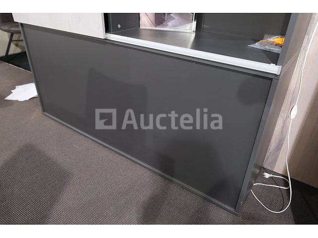 Onderkast met lamp – foto 5 – kavel bij Auctelia, Mont-de-l'Enclus