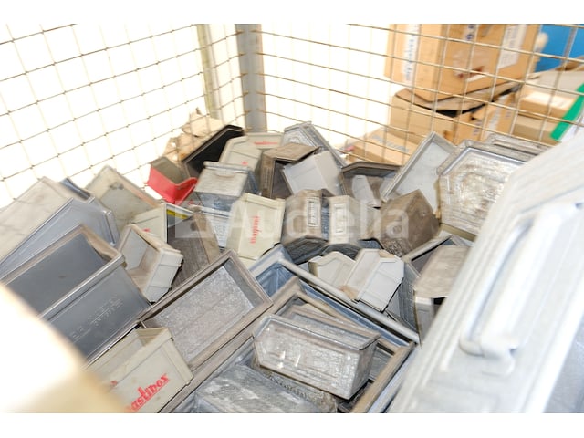 Opslagbak Set – foto 3 – kavel bij Auctelia, Mechelen