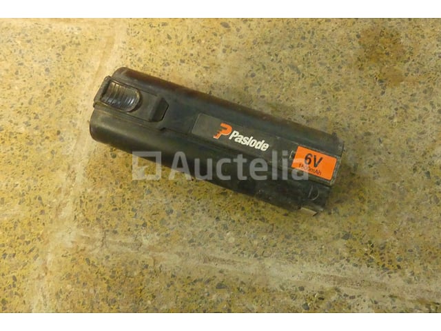 Paslode IM 350/90 CT Spijkermachine – foto 9 – kavel bij Auctelia, Rhode-Saint-Genèse