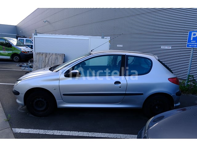 Peugeot 208 auto – foto 8 – kavel bij Auctelia, Namur