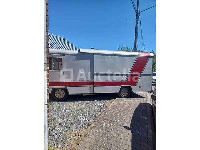 Peugeot - J9 getransformeerd – foto 3 – kavel bij Auctelia, Frameries