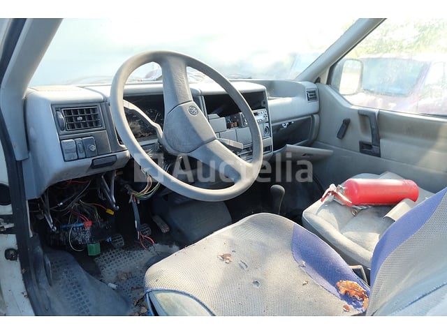 Pick-up truck (voor onderdelen) Volkswagen Transporter (2013-254,723 km)(VIN:SJNFCAF15U6404058) – foto 8 – kavel bij Auctelia, Fauvillers
