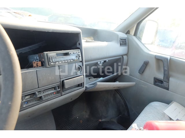 Pick-up truck (voor onderdelen) Volkswagen Transporter (2013-254,723 km)(VIN:SJNFCAF15U6404058) – foto 9 – kavel bij Auctelia, Fauvillers