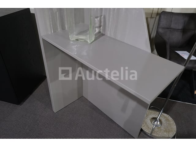 Plank met inhoud – foto 3 – kavel bij Auctelia, Mont-de-l'Enclus
