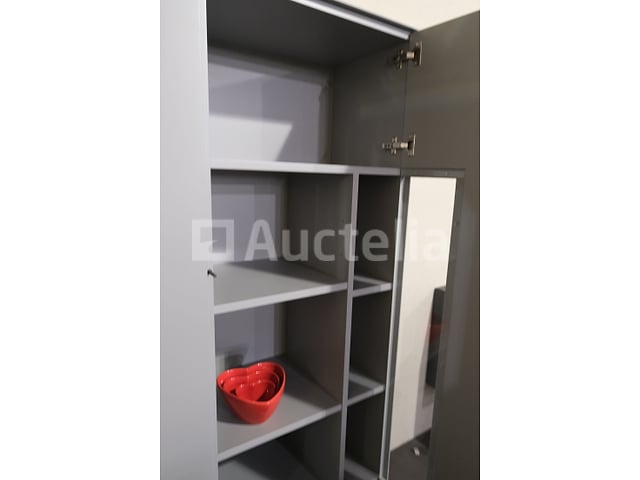 Planken met inhoud – foto 4 – kavel bij Auctelia, Mont-de-l'Enclus