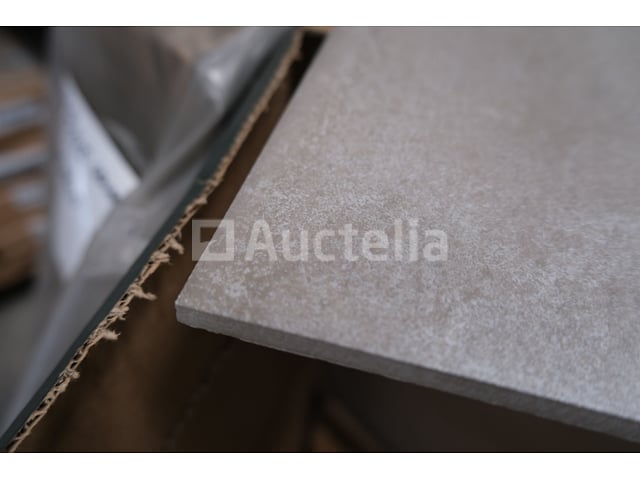 Plinten en tegels – foto 3 – kavel bij Auctelia, Paliseul