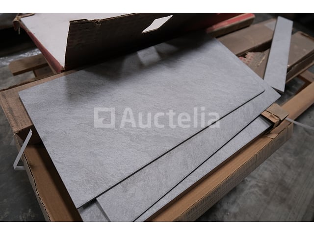 Plinten en tegels – foto 2 – kavel bij Auctelia, Paliseul