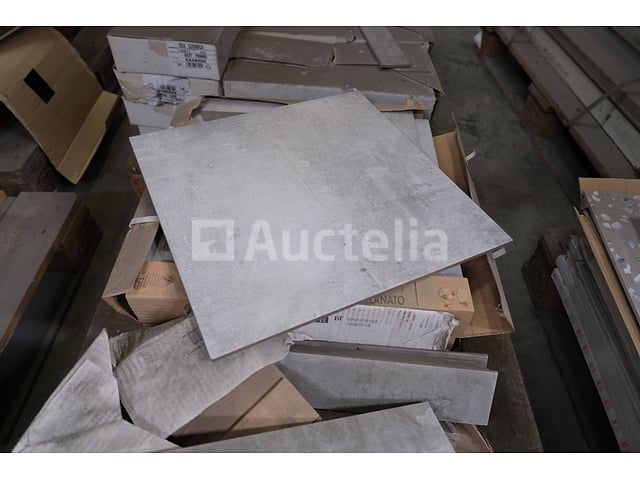 Plinten en tegels CRZ 64 – foto 2 – kavel bij Auctelia, Paliseul
