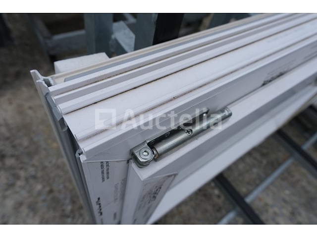 PVC-frame (1 raam met open mond) – foto 4 – kavel bij Auctelia, Paliseul