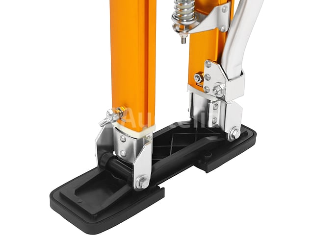 Rechtopstaande (palen) 18-30" spoorbreedte motor KRAFT&DELE – foto 6 – kavel bij Auctelia, Aye