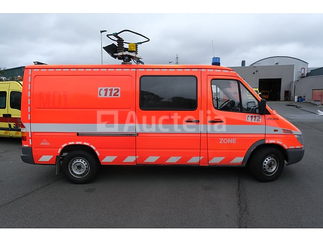 REF: Lot V3 - Mercedes-Benz 313 CDI-D brandweerwagen (2001-46,381 km-VIN:WDB9036621R261673) – foto 4 – kavel bij Auctelia, Cuesmes