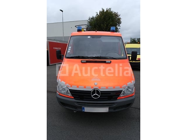 REF: Lot V3 - Mercedes-Benz 313 CDI-D brandweerwagen (2001-46,381 km-VIN:WDB9036621R261673) – foto 2 – kavel bij Auctelia, Cuesmes