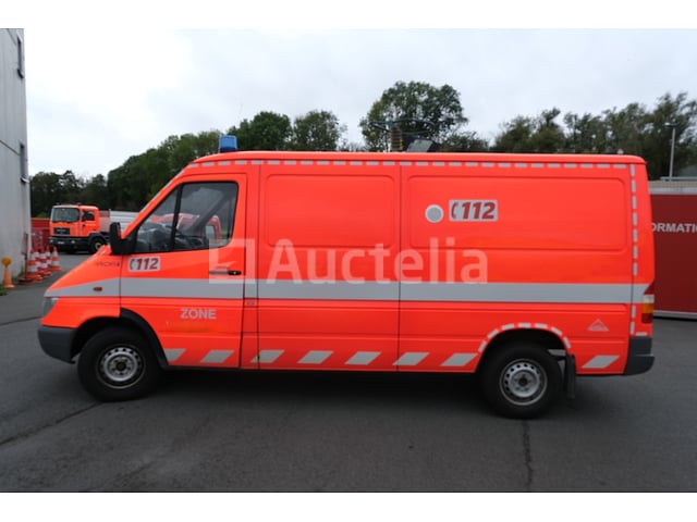 REF: Lot V3 - Mercedes-Benz 313 CDI-D brandweerwagen (2001-46,381 km-VIN:WDB9036621R261673) – foto 8 – kavel bij Auctelia, Cuesmes