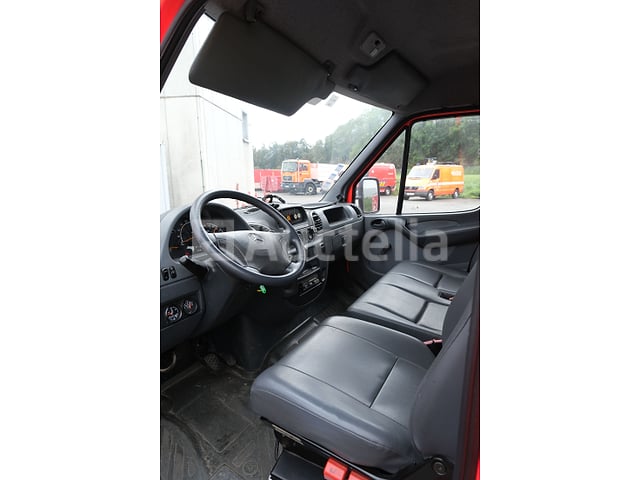 REF: Lot V3 - Mercedes-Benz 313 CDI-D brandweerwagen (2001-46,381 km-VIN:WDB9036621R261673) – foto 9 – kavel bij Auctelia, Cuesmes