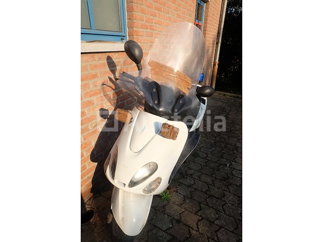 REF: V1 - 125 cc scooter (voor onderdelen) MBK Skyliner – foto 5 – kavel bij Auctelia, Waremme