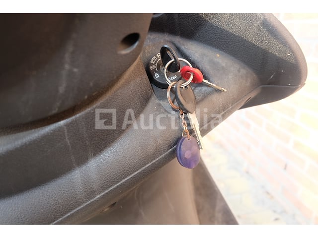 REF: V2 - 125 cc scooter (voor onderdelen) MBK Skyliner – foto 5 – kavel bij Auctelia, Waremme