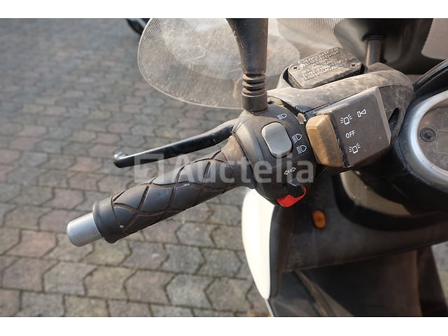 REF: V2 - 125 cc scooter (voor onderdelen) MBK Skyliner – foto 4 – kavel bij Auctelia, Waremme
