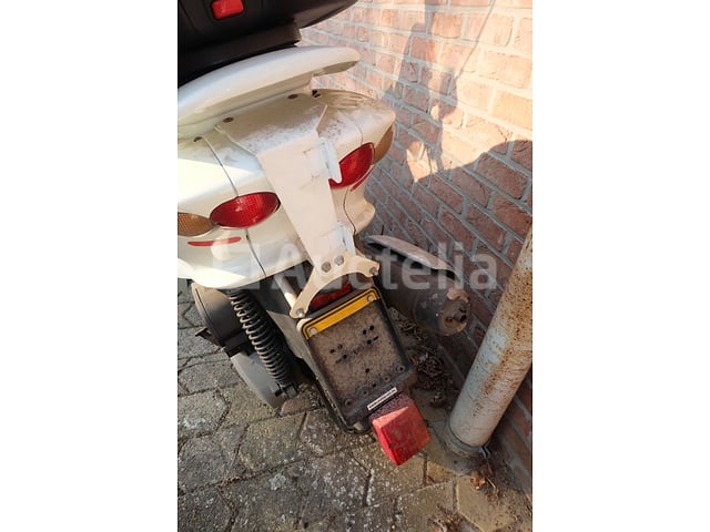 REF: V2 - 125 cc scooter (voor onderdelen) MBK Skyliner – foto 7 – kavel bij Auctelia, Waremme