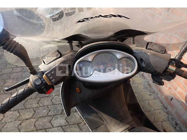 REF: V2 - 125 cc scooter (voor onderdelen) MBK Skyliner – foto 3 – kavel bij Auctelia, Waremme