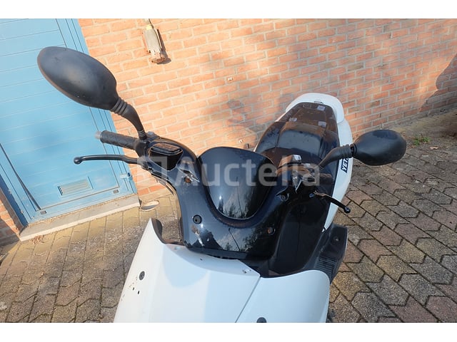 REF: V3 - Scooter 125 cm³ (voor onderdelen) MBK Skyliner (VIN: VTLSE067000005716) – foto 4 – kavel bij Auctelia, Waremme