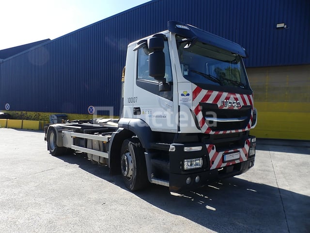 REF:10007 - Containertruck Iveco 310 Stralis (2018-31,097 km)(VIN:WJMA62AN30C398938) – foto 2 – kavel bij Auctelia, Bruxelles