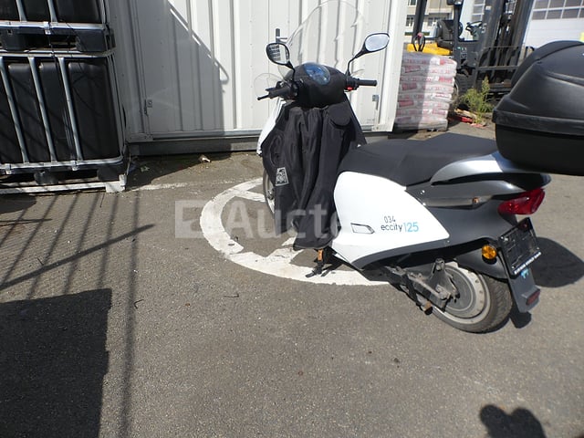 REF:20034 - Eccity Motorfietsen Emart Eccity 125 elektrische scooter (VIN:VKPAR67AE17000331) – kavel bij Auctelia, Bruxelles