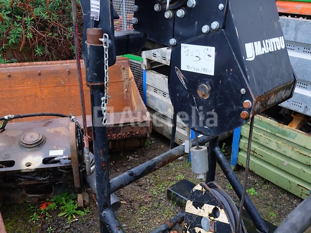 REF:2721017-8 / 2721016-6 - Lier + ondersteuning voor Manitou 5T lier – kavel bij Auctelia, Chaudfontaine