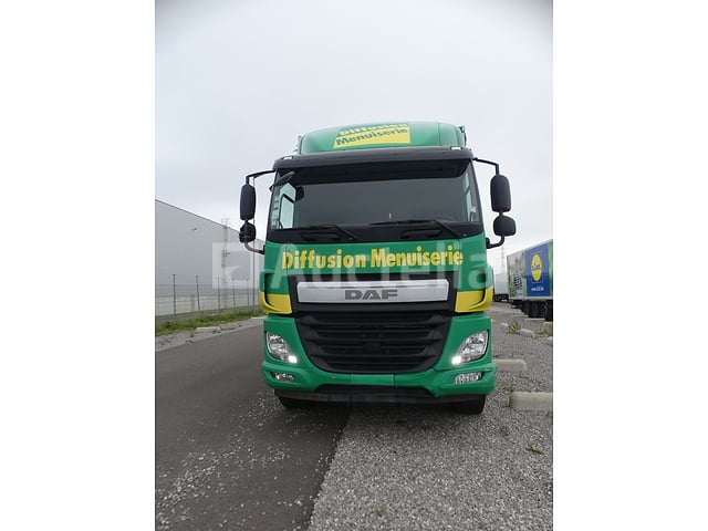 REF:2FET254 - Curtain truck + Moffett DAF CF330FA (2015-368,764 km)(VIN:XLRAEM4100G054465) – foto 2 – kavel bij Auctelia, Fleurus